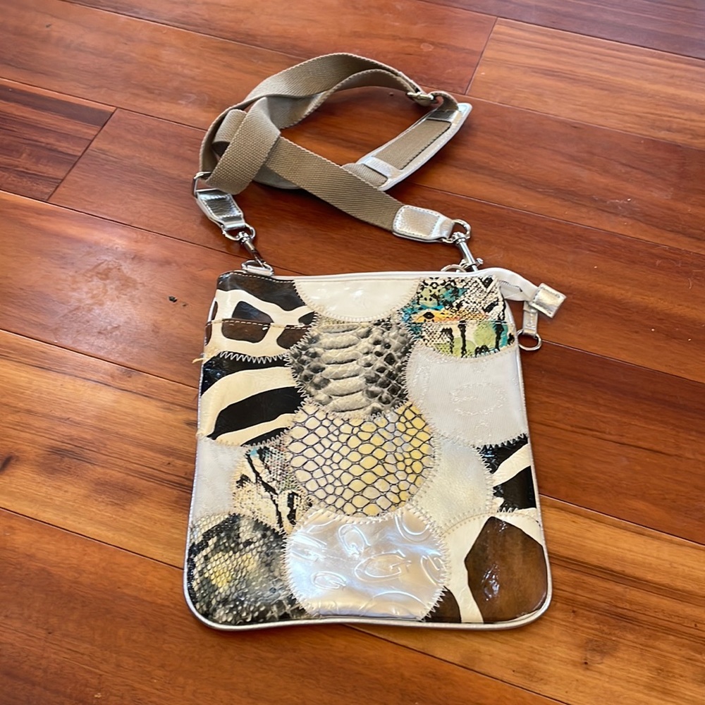 GG…ING HANDBAG